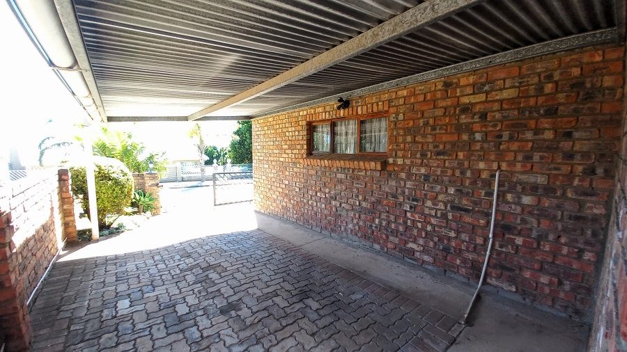 3 Bedroom Property for Sale in Strelitzia Park Eastern Cape